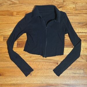 Chic Black Ribbed Crop Top